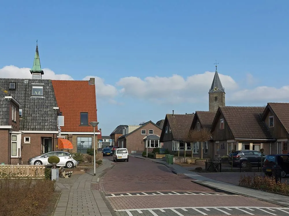 IJsselmuiden: IJsselmuiden, toren van de Nederlands Hervormde kerk RM39907 en kerkgebouw van de voormalige Gereformeerde Gemeente Buitenverband foto3 2016-02-17 14.39